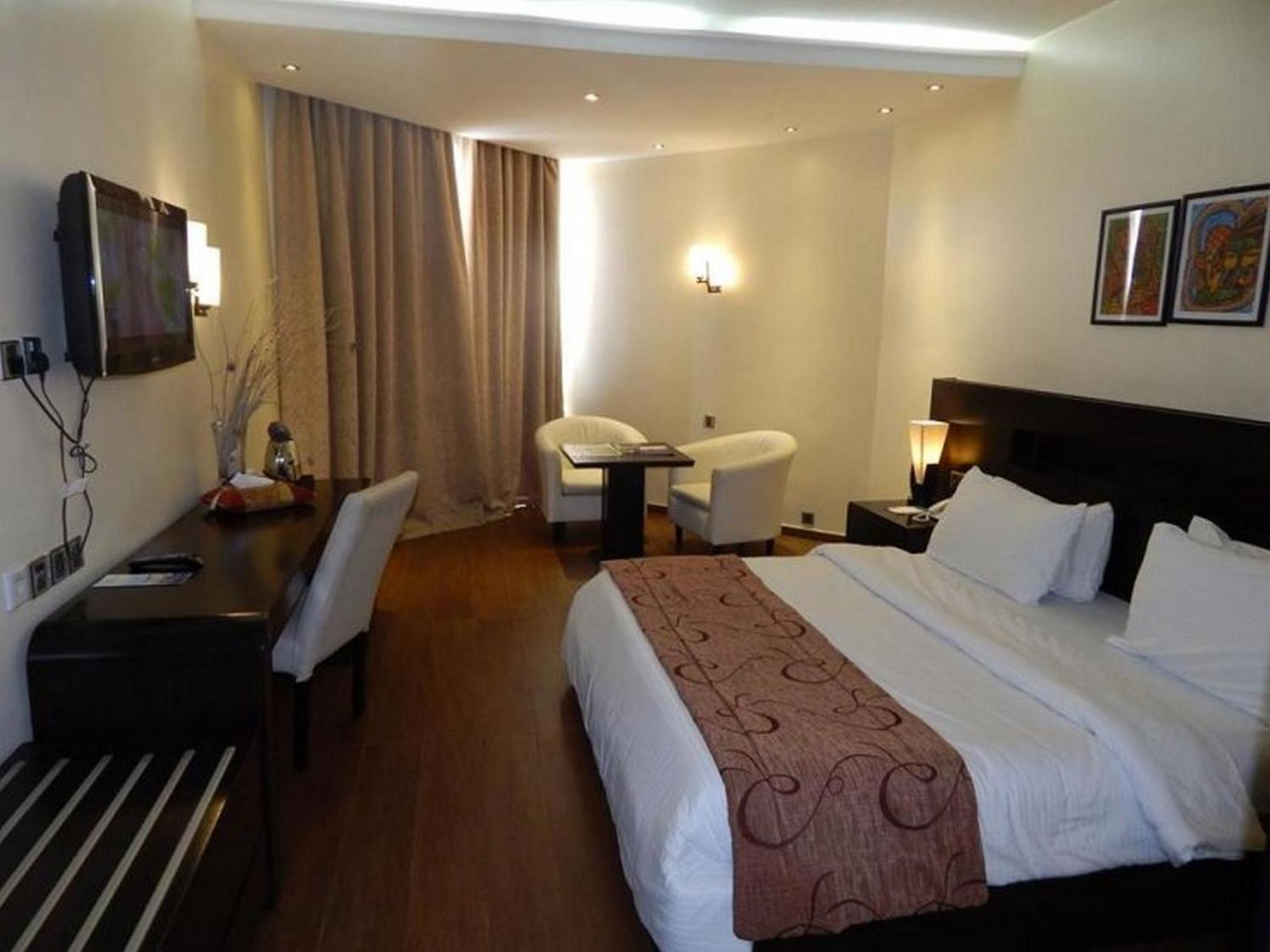 Room In Lodge - Hotel Presidential Port Harcourt Eksteriør bilde