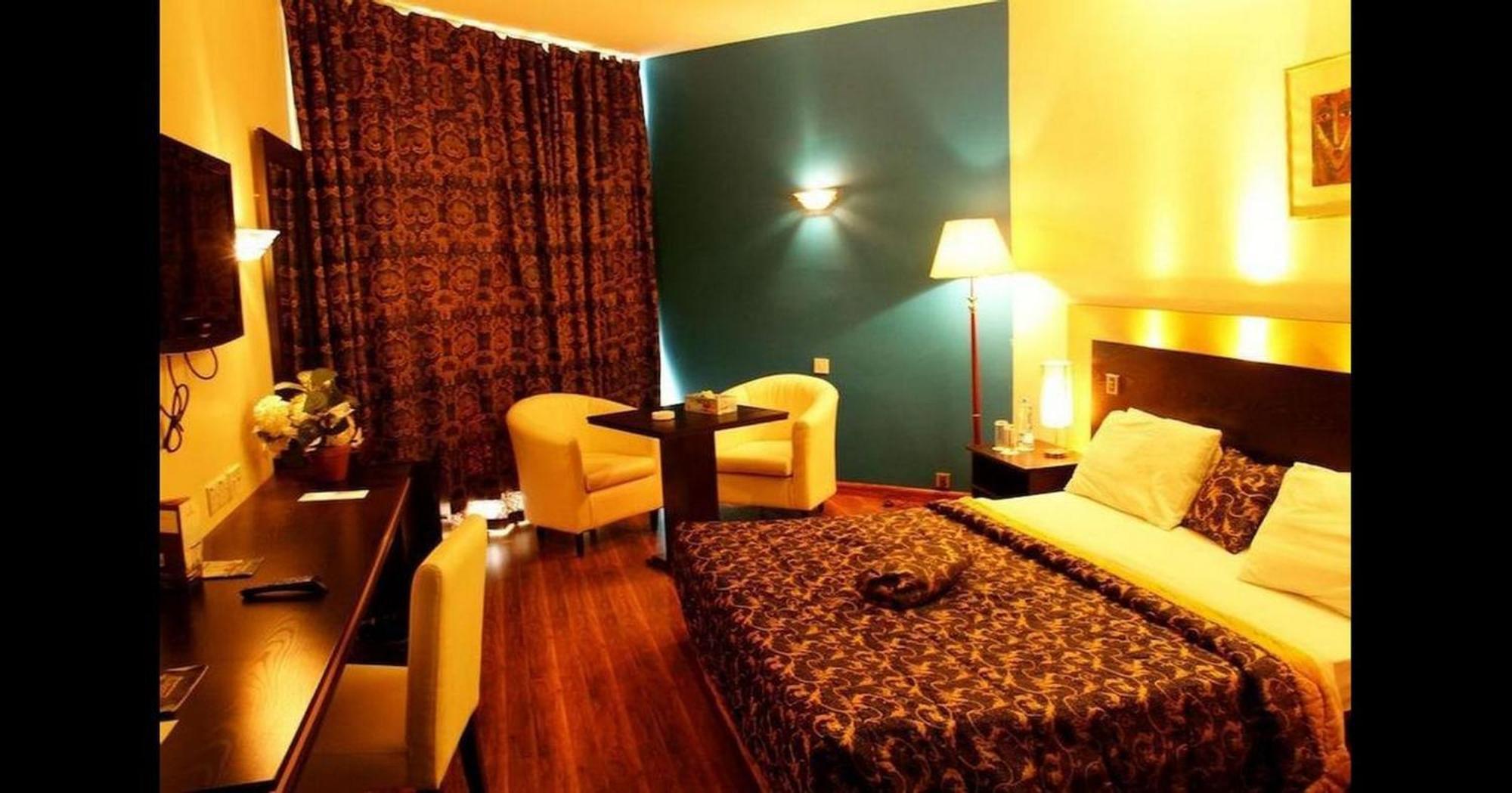 Room In Lodge - Hotel Presidential Port Harcourt Eksteriør bilde